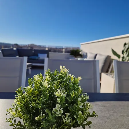 Penthouse Prestigio Apartment *